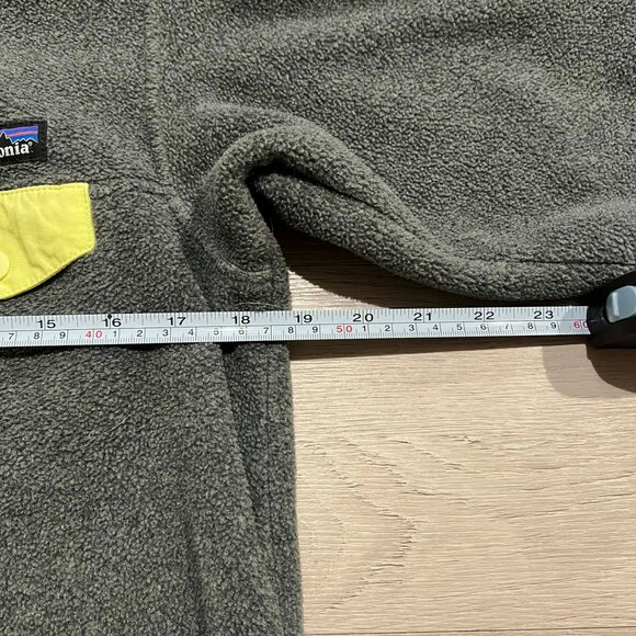 Patagonia Women's Lightweight Synchilla® Snap-T® Pullover - Picture 4 of 6